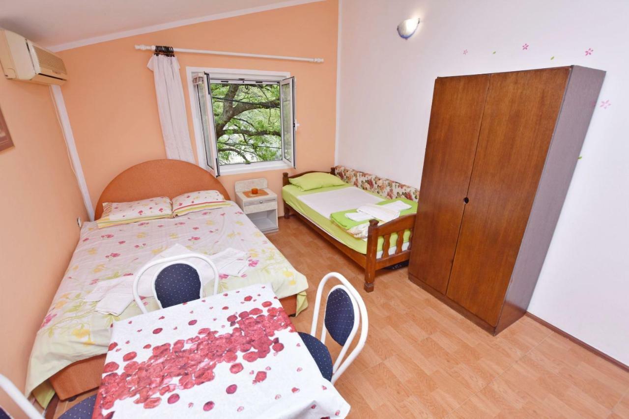 Apartments Siljak Petrovac Ngoại thất bức ảnh