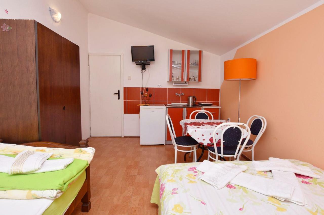 Apartments Siljak Petrovac Ngoại thất bức ảnh