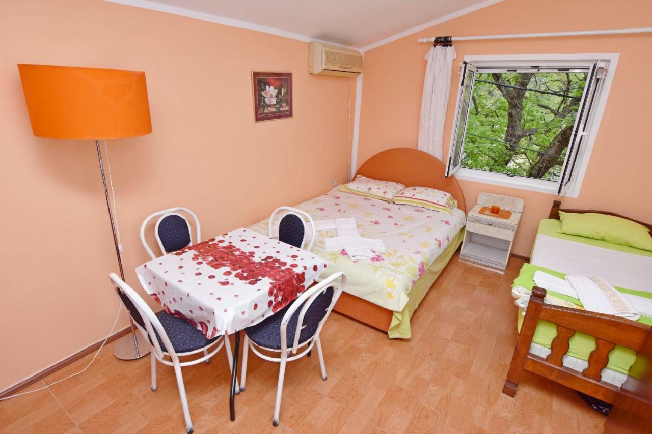 Apartments Siljak Petrovac Ngoại thất bức ảnh