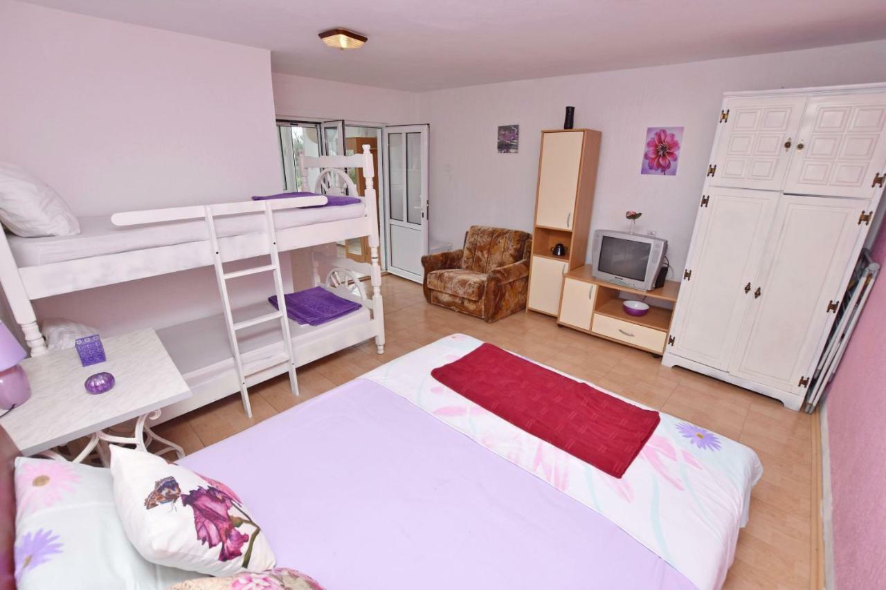 Apartments Siljak Petrovac Ngoại thất bức ảnh