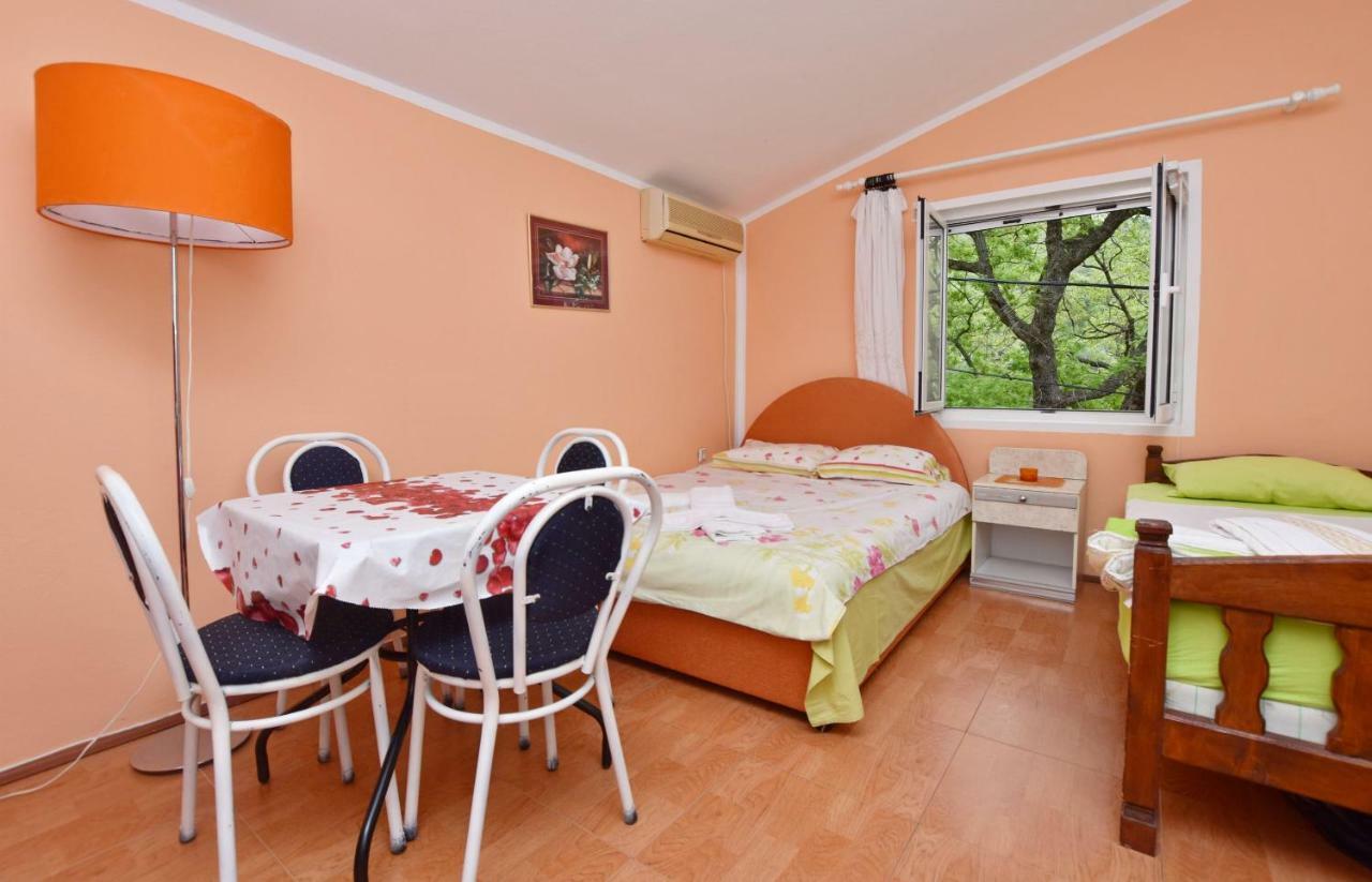Apartments Siljak Petrovac Ngoại thất bức ảnh