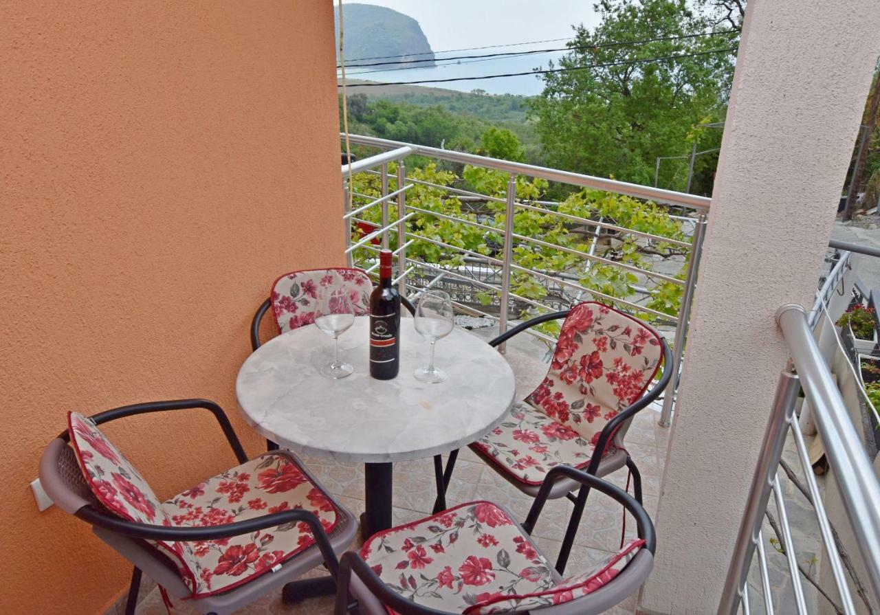 Apartments Siljak Petrovac Ngoại thất bức ảnh